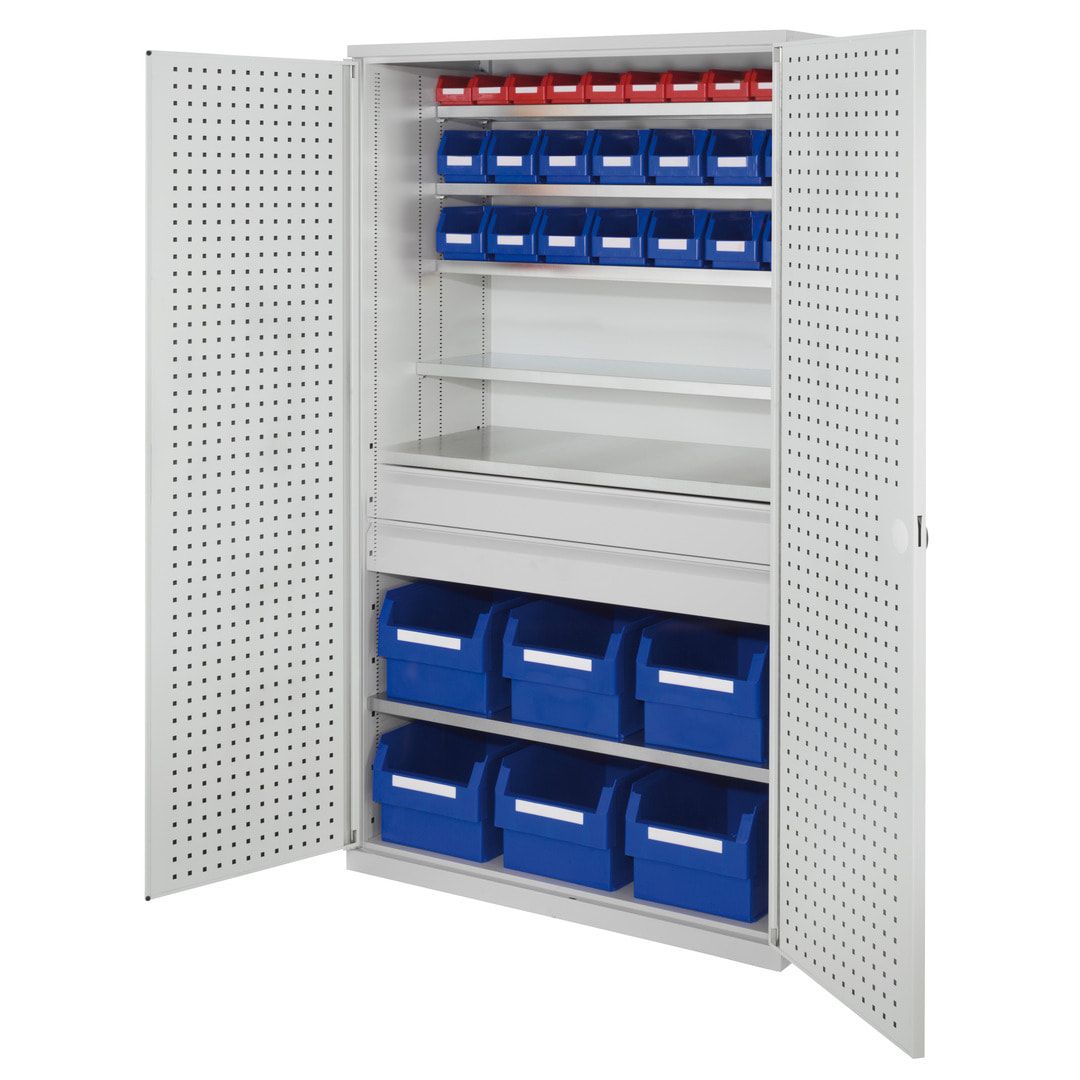 Magazinschrank - 30 Sichtlagerkästen - Lochplattentüren - 2 Schubladen - 6 Böden - 1.950 x 1.130 x 590 mm (HxBxT) - lichtgrau