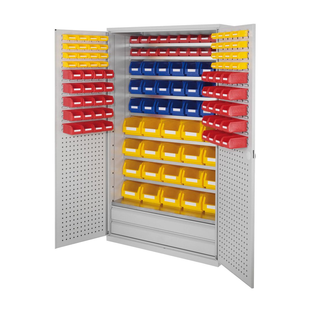 Magazinschrank - 133 Sichtlagerkästen - Loch-/Schlitzplatten Türen - 2 Schubladen - 9 Böden - 1.950 x 1.130 x 590 mm (HxBxT) - lichtgrau