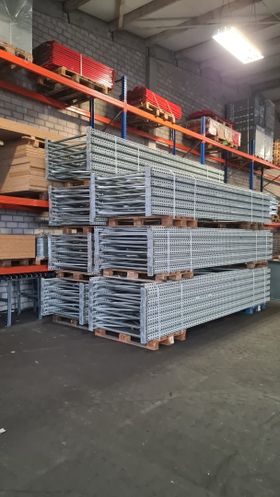 Gebrauchtes Palettenregal - ca. 4.500 x 28.100 x 1.100 mm - 7.500 kg - Mecalux