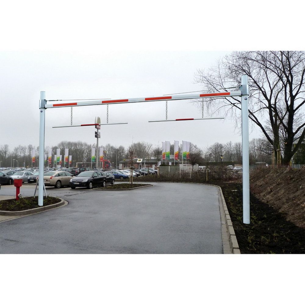 Starre Höhenbegrenzung für Parkplätze und Einfahrten, zum Aufdübeln, mit Reflexstreifen, maximale Durchfahrtshöhe 3.800 mm, Sperrbreite 10.000 mm