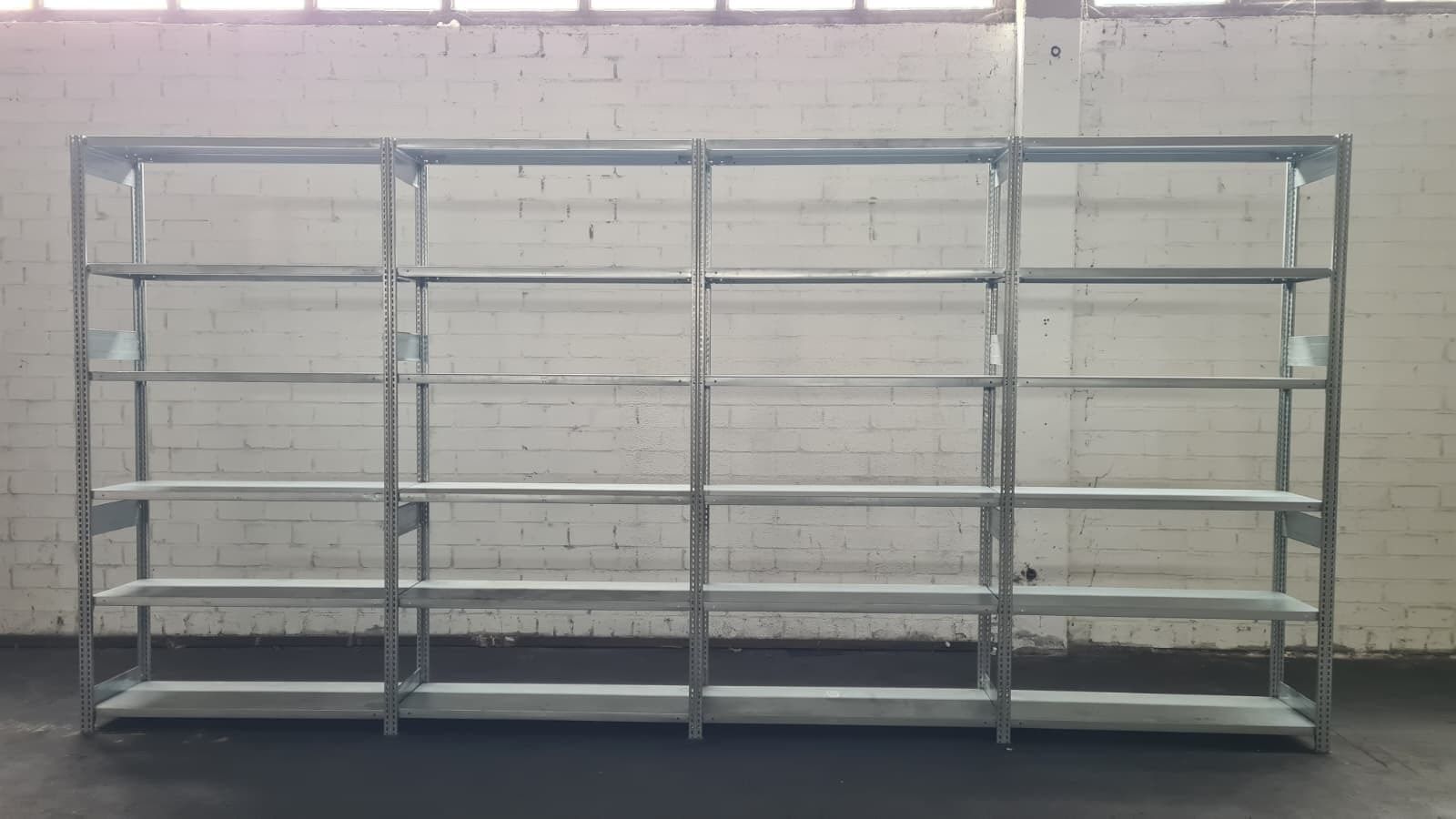 Gebrauchtes Fachbodenregal - ca. 2.500 x 5.196 x 600 mm (HxBxT) - Fachlast 150 kg - 6 Böden