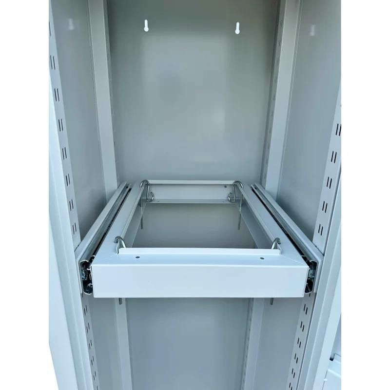 Wäschesammelschrank, Wäscheschrank, Stahlschrank, Sockel, Klappe, Zylinderschloss, 1.800 x 600 x 500 mm (HxBxT), Korpus lichtgrau, Front enzianblau