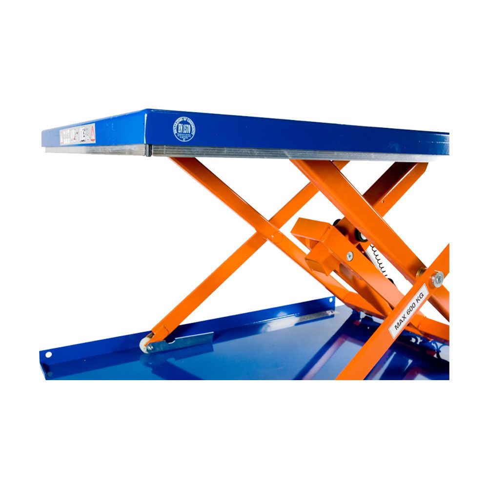 Flachform Hubtisch - Traglast 600 kg - geschlossen - Fußschalter - 900 x 1.500 mm (BxT) - elektrohydraulisch