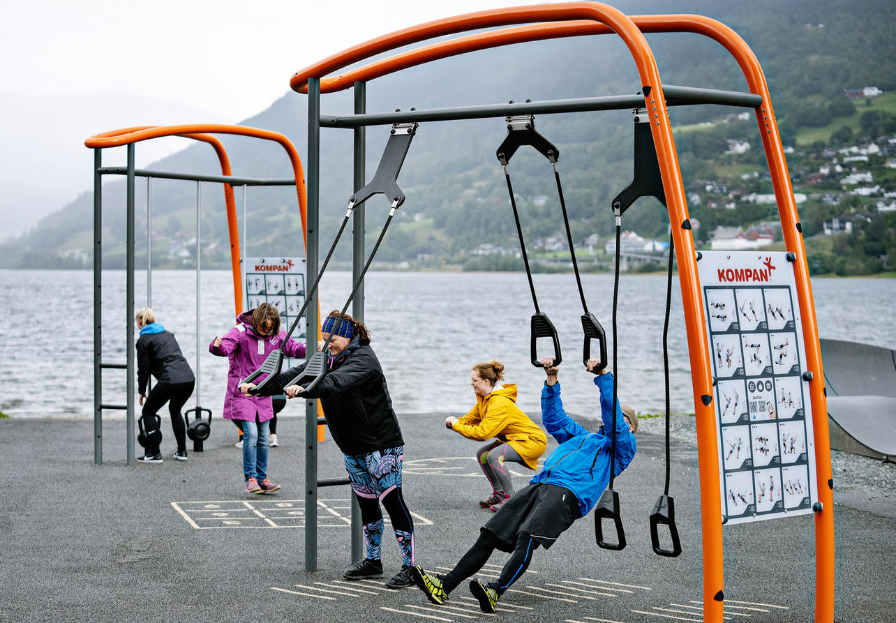 Outdoor Calisthenics & Functional Training