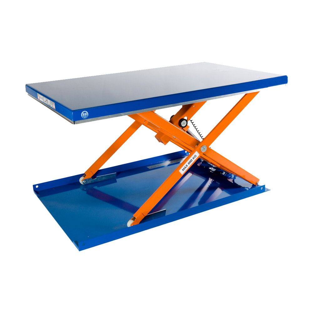 Flachform Hubtisch - Traglast 600 kg - geschlossen - Fußschalter - 900 x 1.500 mm (BxT) - elektrohydraulisch
