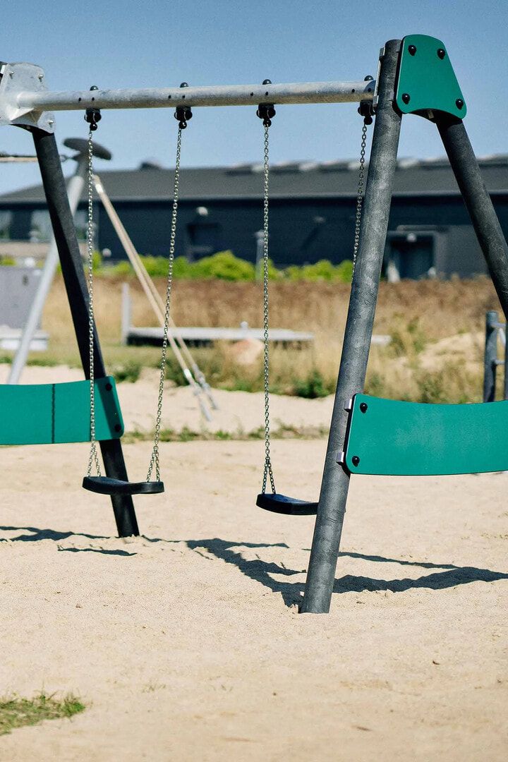 Doppelschaukel, A-Rahmen, 2 Standardsitze, ab ca.2 Jahre, 2 Nutzer, fvz, höhenverstellbare Ketten, Antiüberschlag, 2.740 x 3.540 x 2.400 mm (HxBxT)