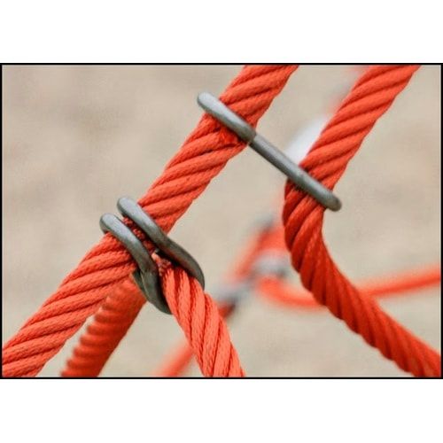Doppel-Seilzirkus, Raumnetz, Kletternetz, Stahlmasten, feuerverzinkt, UV-beständig, robust, 80 Nutzer, 5.910 x 12.540 x 19.700 mm (HxBxT), Farbe Rot