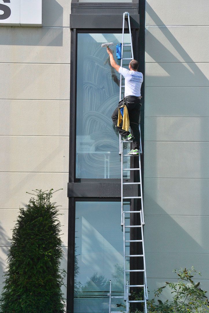 Glasreinigerleiter - Fensterputzleiter - 2-teilig - standsicher - Länge 4.300 mm - Hymer