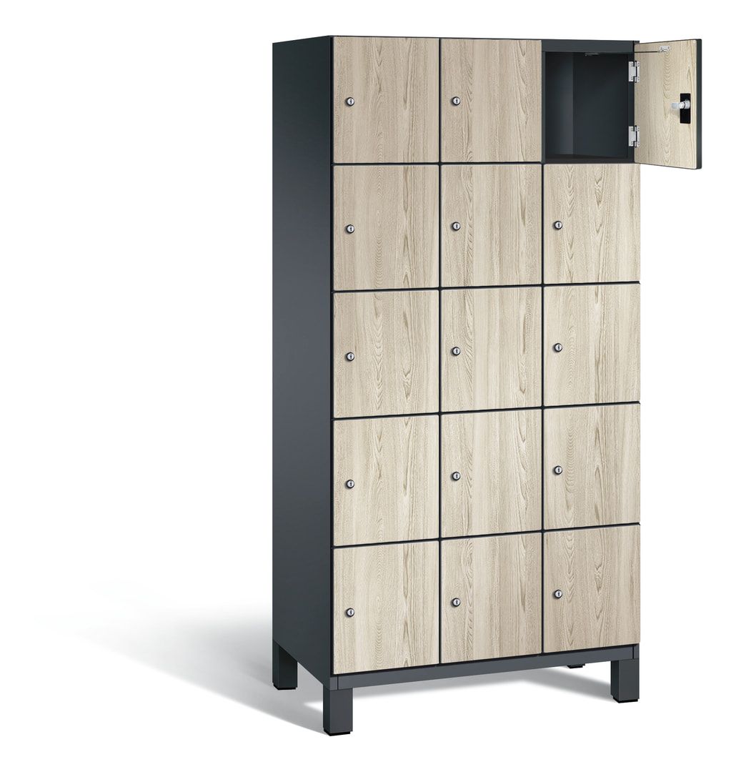 Fächerschrank, Stahlschrank, 15 Fächer, Türöffnungsbegrenzer, Füße, 1.980 x 900 x 525 mm, Korpus anthrazitgrau, Dekorfront HPL Donau-Ahorn