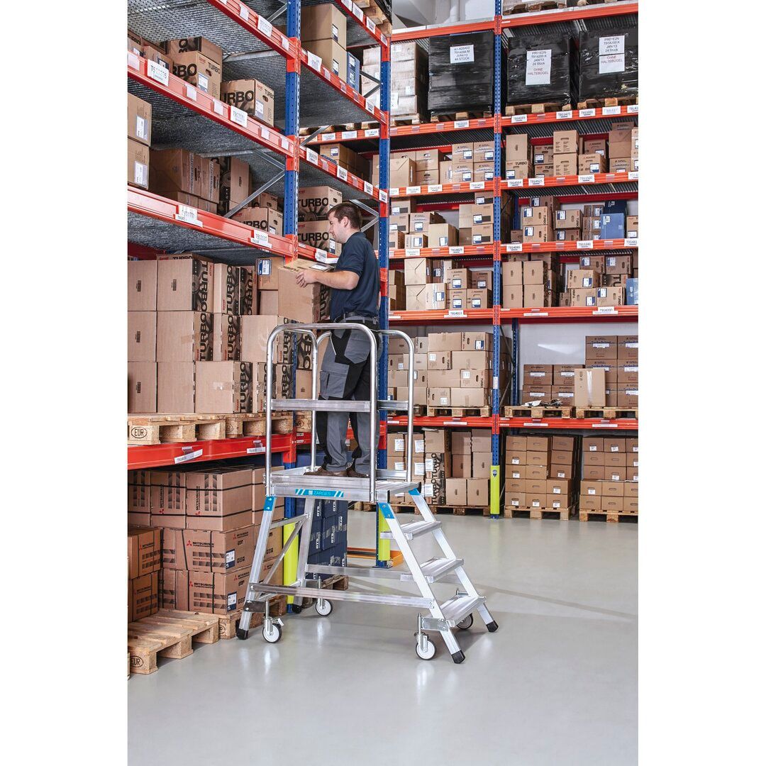 Podesttreppe, fahrbar, 5 Stufen, Aluminium, einseitig, geriffelte Stufen, geschweisste Verbindung, 600x800 mm (BxT) Plattform, Geländer 1.000 mm hoch