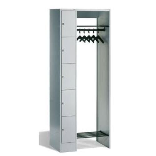 Garderobenanlage, Offene Garderobe mit Spindschrank, 5 Fächer, links, Korpusfarbe lichtgrau, Türfarbe enzianblau, 1.950 x 740 x 480 mm (HxBxT)