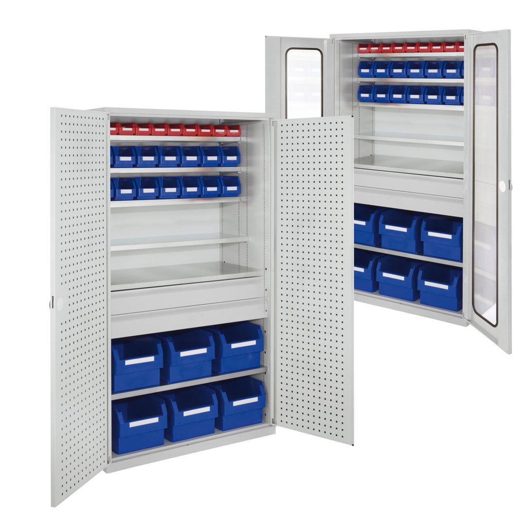 Magazinschrank - 30 Sichtlagerkästen - Lochplattentüren - 2 Schubladen - 6 Böden - 1.950 x 1.130 x 590 mm (HxBxT) - lichtgrau