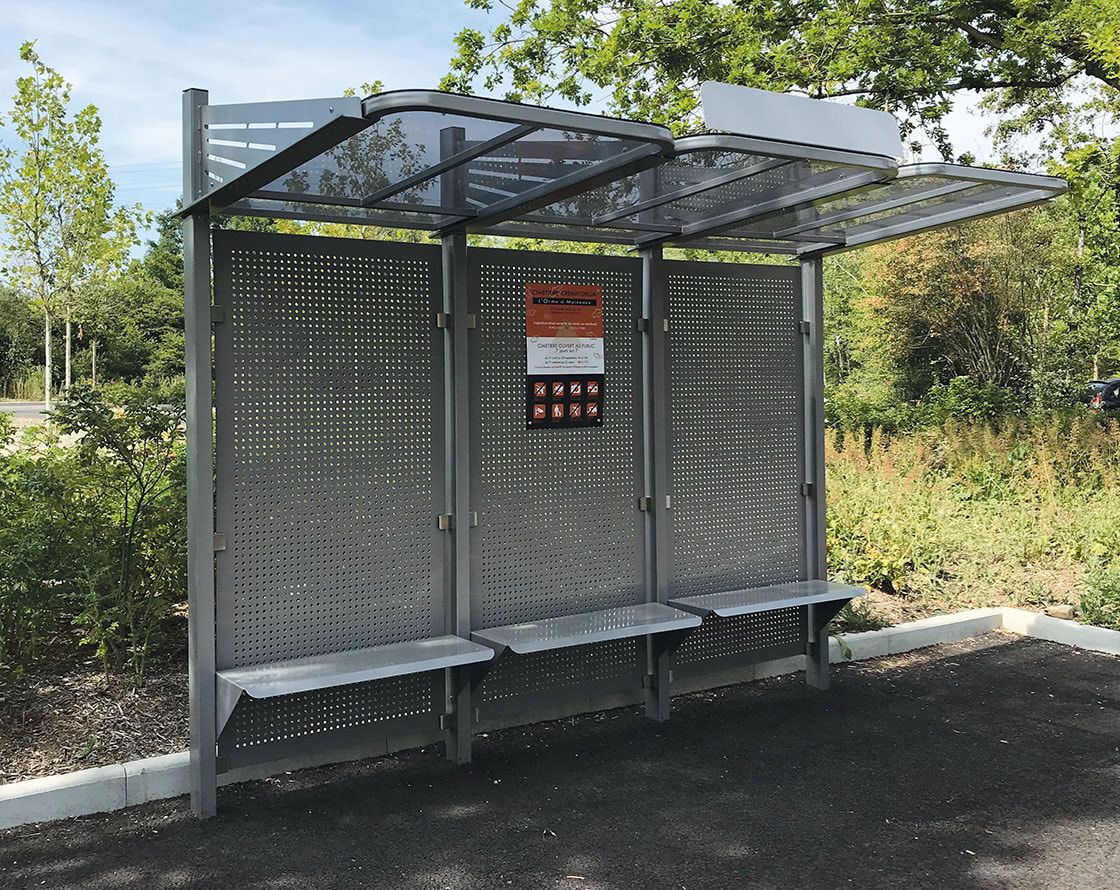 Buswartehalle - Unterstand - Stahlblech Rückwand - Fahrplankasten - Haltestellenschild - 2.200 x 3.000 x 1.500 mm (HxBxT) - enzianblau