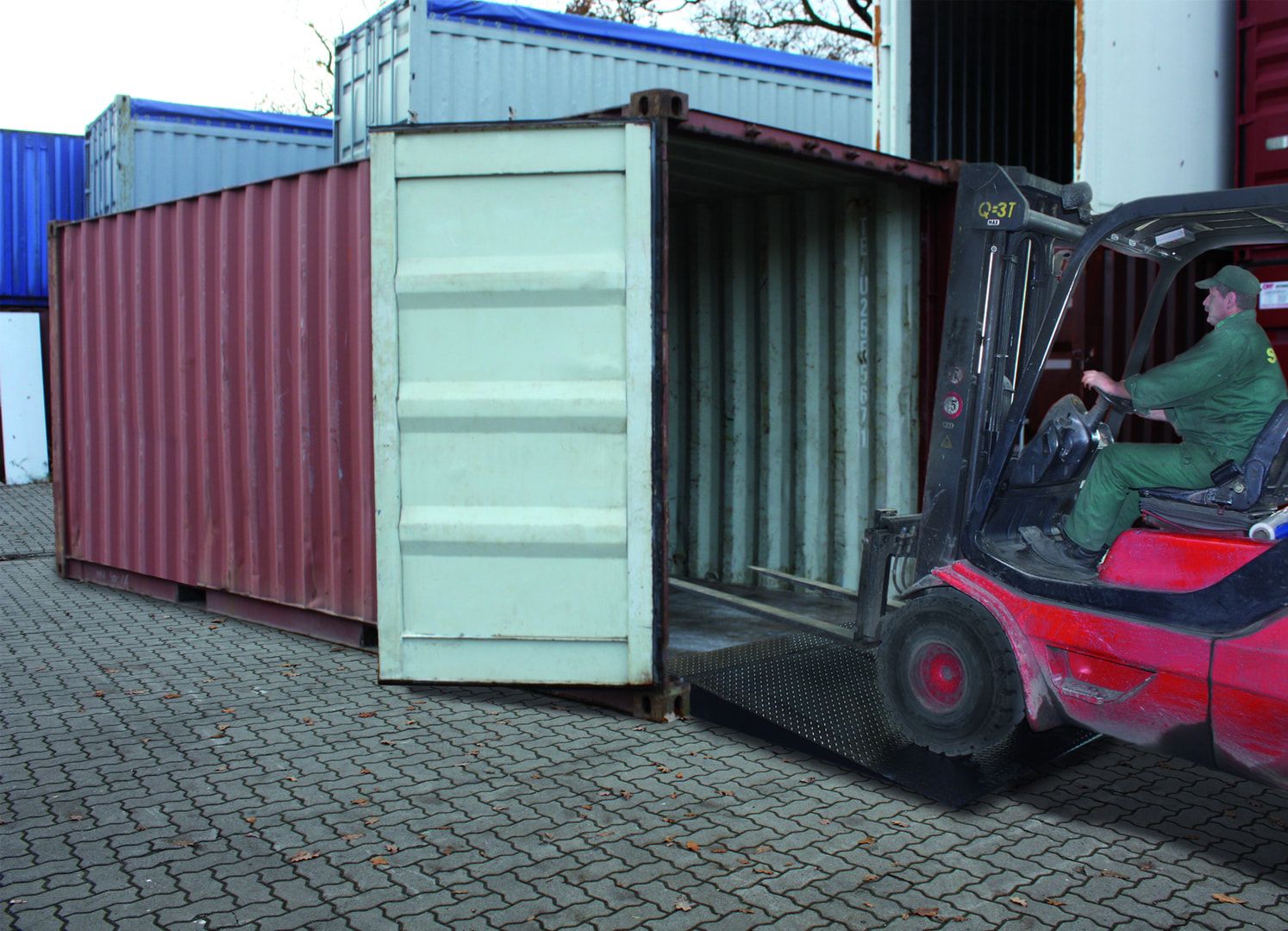 Auffahrrampe mit beweglicher Lippe - Für Seecontainer - 7500 kg Traglast