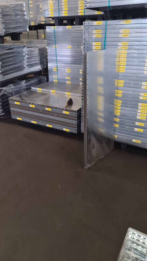 Gebrauchtes Fachbodenregal - ca. 2.500 x 9.051 x 600 mm (HxBxT) - Fachlast 150 kg - 6 Böden - beidseitig bedienbar