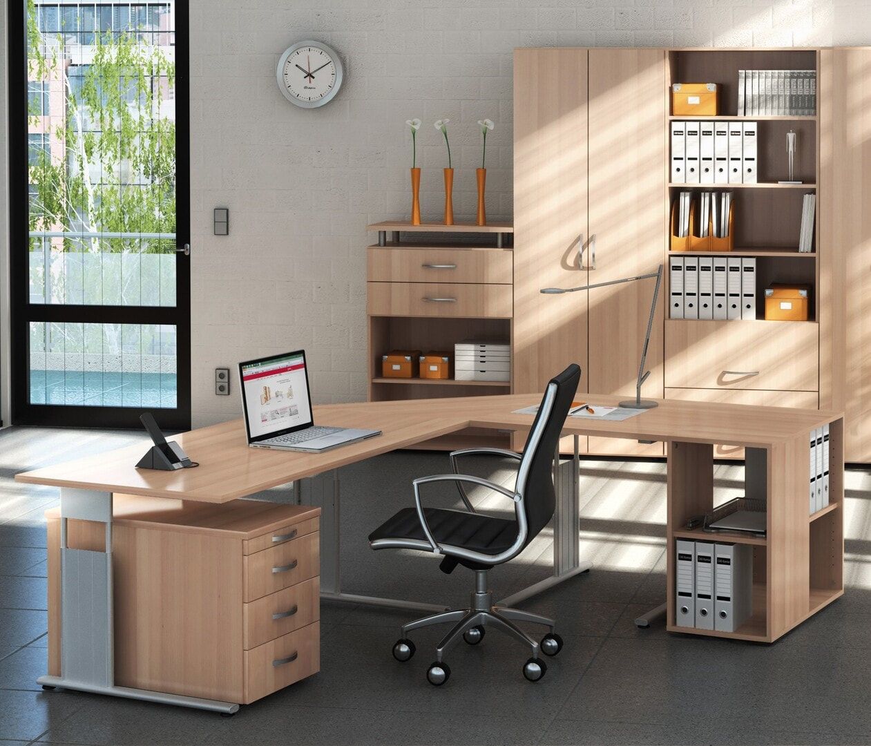 Eckschreibtisch, Bürotisch, Füße einseitig verkürzt, C-Fuß Flex, Ecke rechts, 720 x 1.800 x 1.000 mm (HxBxT), Gestell silber, Dekor Ahorn