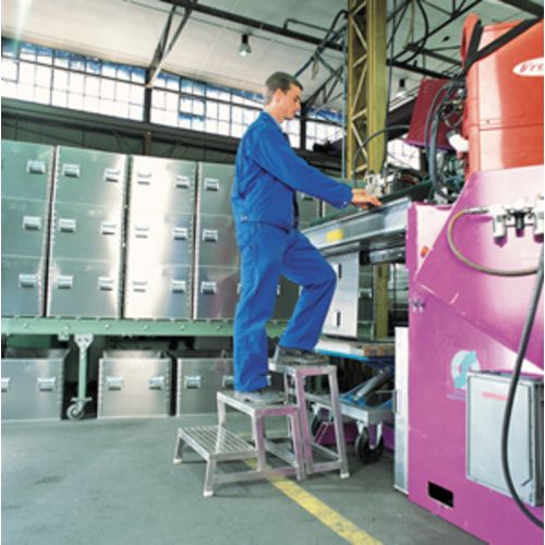 Modulares Arbeitspodest, Tritt, Grundmodul, Aluminium, rutschsichere Stufen, Plattform 555 x 250 mm, 150 kg Belastung, geschweißte Verbindung,