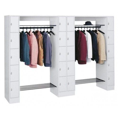 Garderobenanlage, Offene Garderobe mit Spindschrank, 20 Fächer, li./re/mitte, Farbe lichtgrau, Türfarbe enzianblau, 1.950 x 2.840 x 480 mm (HxBxT)