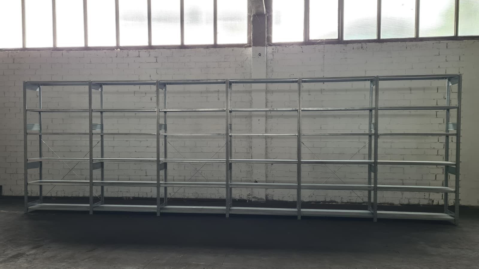 Gebrauchtes Fachbodenregal - ca. 2.500 x 7.766 x 600 mm (HxBxT) - Fachlast 150 kg - 7 Böden