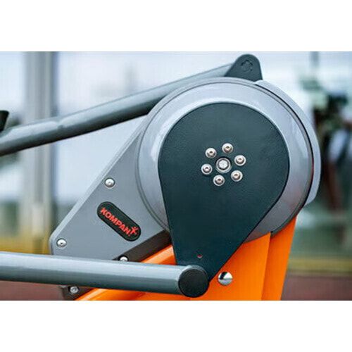 Crosstrainer Pro Touchscreen, Ausdauer, Gesäßmuskel, Bluetooth, 7 Zoll LCD Farbtouchscreen, Elektromotor, Maße: 1.750 x 830 x 1.790 mm (HxBxT), Orange