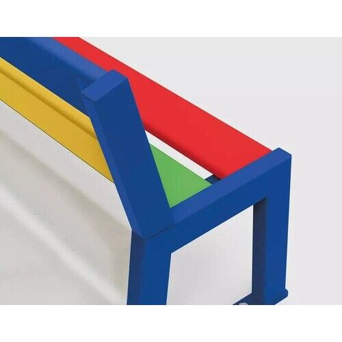 Kindersitzbank, Sitzbank 500 x 1.500 x 379 mm (HxBxT), Tropenholz mehrfarbig, Stahlguss verzinkt, beschichtet in enzianblau, auf Bodenplatten